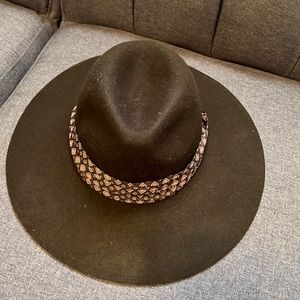 Zara Black Wool Hat with ribbon detail